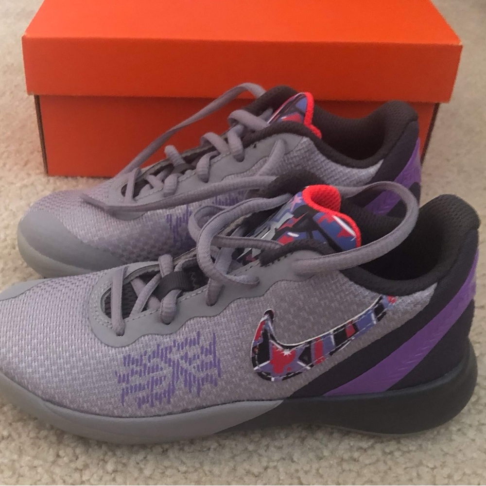 New Kyrie Irving Boy’s Shoes, Size 12,5C